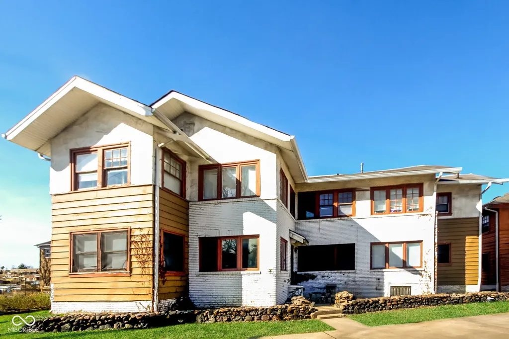 634 E 37th Street Indianapolis IN 46205