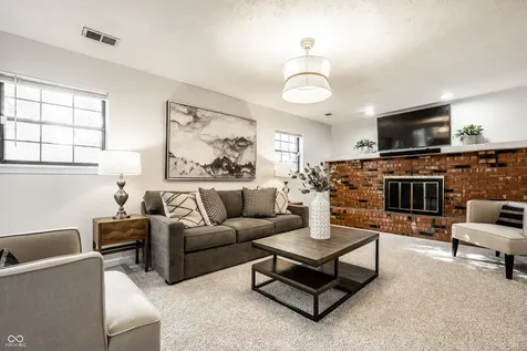 8815 Deer Run Drive Indianapolis IN 46256