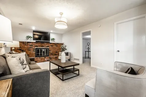 8815 Deer Run Drive Indianapolis IN 46256