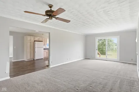 1041 N Us Highway 421 Whitestown IN 46075