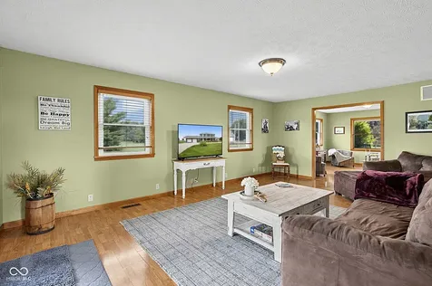 4255 W 1175 Road N New Palestine IN 46163