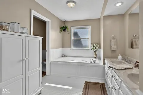 4255 W 1175 Road N New Palestine IN 46163