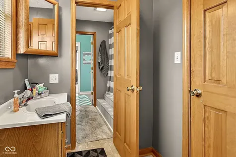 4255 W 1175 Road N New Palestine IN 46163