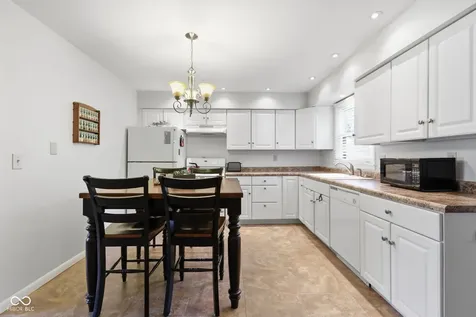 342 Woodview Drive Noblesville IN 46060