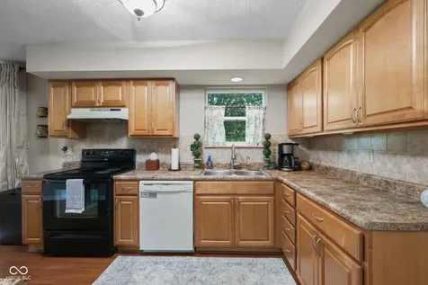 8873 Falkirk Court Indianapolis IN 46256