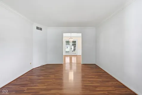 652 Sun Valley Court Indianapolis IN 46217