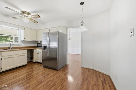 652 Sun Valley Court Indianapolis IN 46217