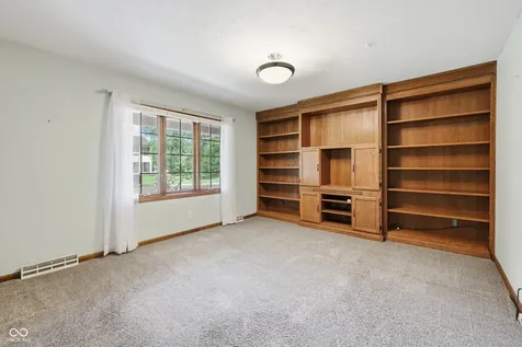 652 Sun Valley Court Indianapolis IN 46217