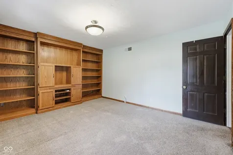 652 Sun Valley Court Indianapolis IN 46217