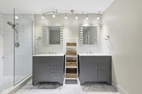 652 Sun Valley Court Indianapolis IN 46217