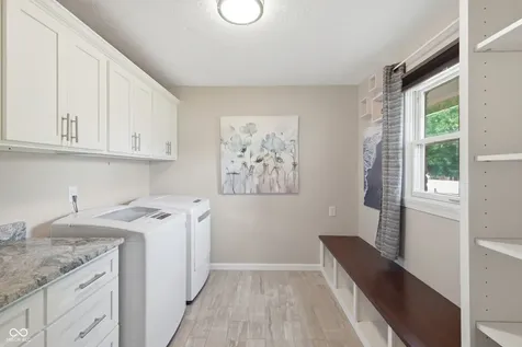 652 Sun Valley Court Indianapolis IN 46217