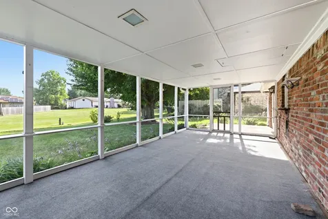 652 Sun Valley Court Indianapolis IN 46217