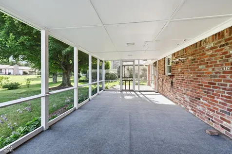 652 Sun Valley Court Indianapolis IN 46217