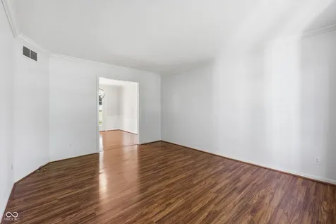 652 Sun Valley Court Indianapolis IN 46217
