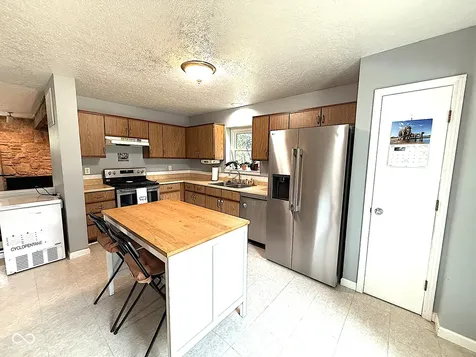 9102 Fireside Indianapolis IN 46250