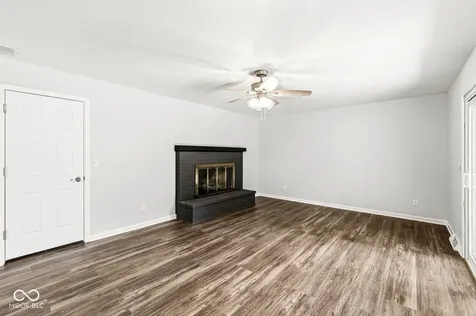 24 Hilltop Danville IN 46122