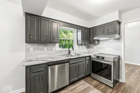 24 Hilltop Danville IN 46122