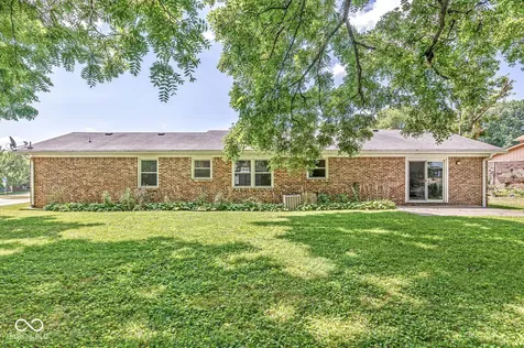 24 Hilltop Danville IN 46122