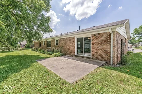 24 Hilltop Danville IN 46122