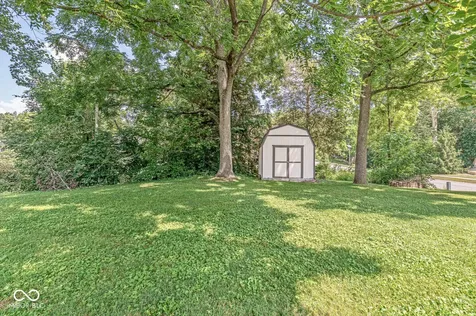 24 Hilltop Danville IN 46122