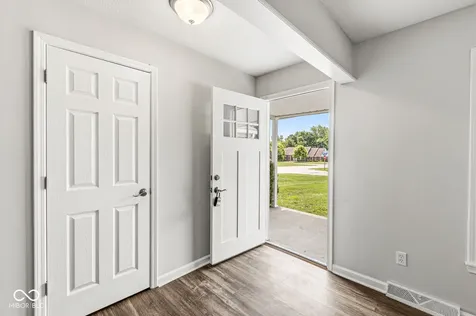 24 Hilltop Danville IN 46122
