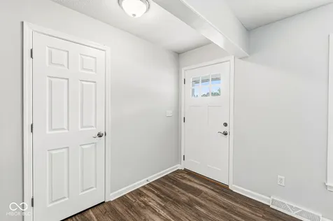 24 Hilltop Danville IN 46122