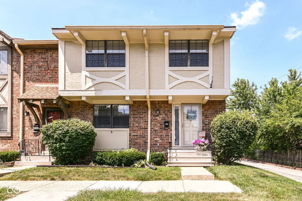 8123 Bromley Place Indianapolis IN 46219