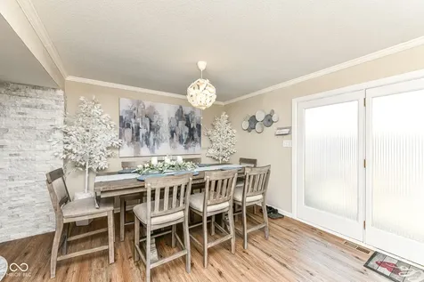 8123 Bromley Place Indianapolis IN 46219