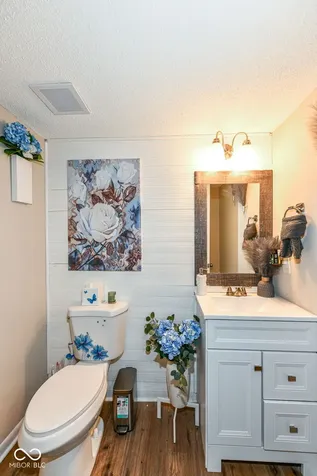 8123 Bromley Place Indianapolis IN 46219