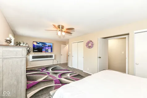8123 Bromley Place Indianapolis IN 46219