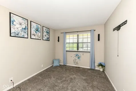 8123 Bromley Place Indianapolis IN 46219