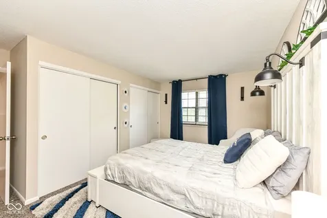 8123 Bromley Place Indianapolis IN 46219