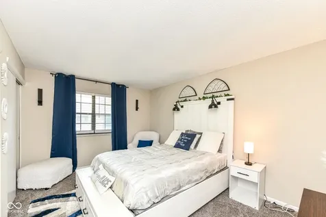 8123 Bromley Place Indianapolis IN 46219