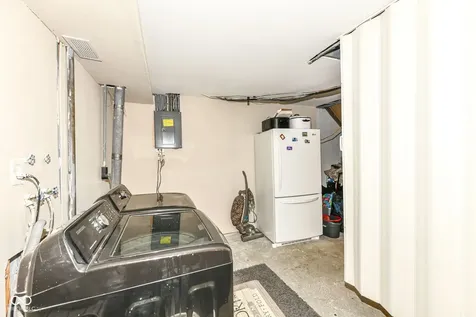 8123 Bromley Place Indianapolis IN 46219