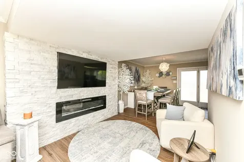 8123 Bromley Place Indianapolis IN 46219