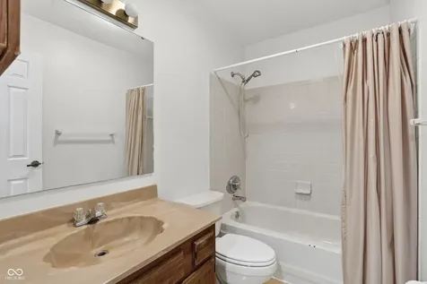 8105 Valley Farms Trail Indianapolis IN 46214