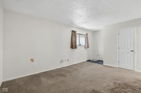 8105 Valley Farms Trail Indianapolis IN 46214