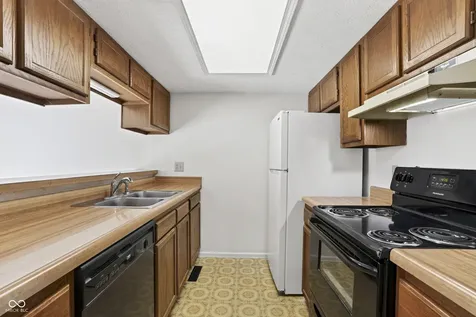 8105 Valley Farms Trail Indianapolis IN 46214