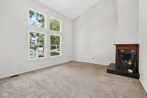 8105 Valley Farms Trail Indianapolis IN 46214