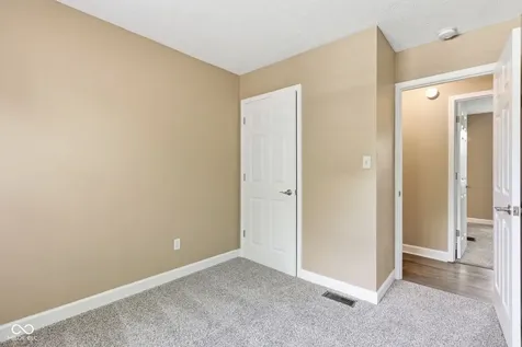 555 Hunters Trail Greenwood IN 46142