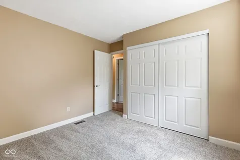 555 Hunters Trail Greenwood IN 46142
