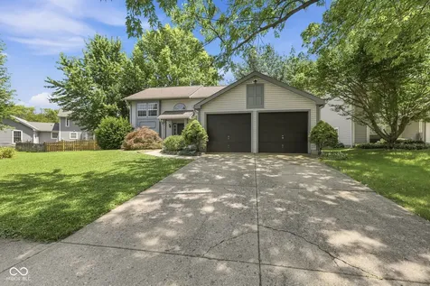 555 Hunters Trail Greenwood IN 46142