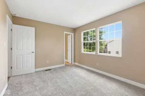 555 Hunters Trail Greenwood IN 46142