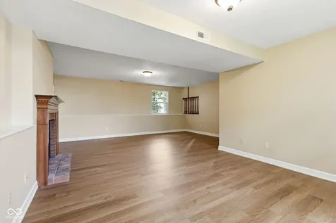 555 Hunters Trail Greenwood IN 46142