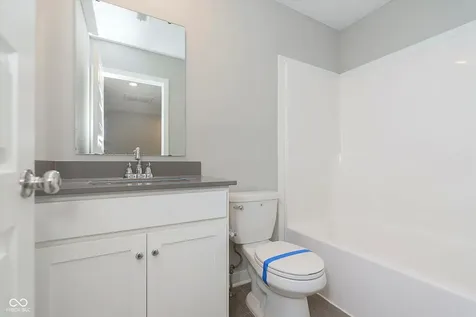 1237 Langham Street Avon IN 46123