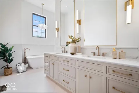 16195 Oak Road Westfield IN 46074