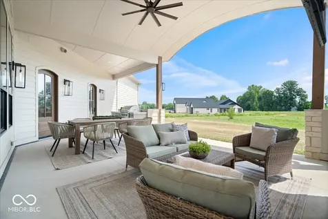 16195 Oak Road Westfield IN 46074