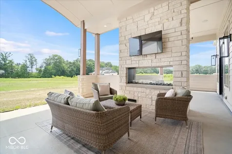16195 Oak Road Westfield IN 46074