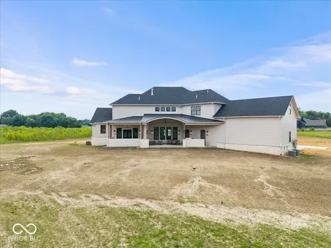 16195 Oak Road Westfield IN 46074