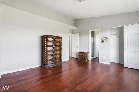 6660 Colleens Way Indianapolis IN 46221